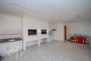 Image 17 - 893673