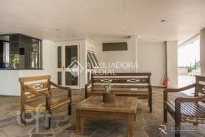 Image 40 - 893679