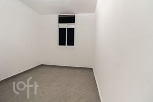 Image 11 - 893680