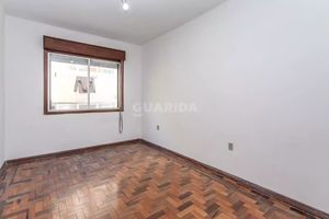 Image 6 - 893696