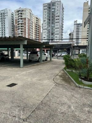 Image 9 - 893722