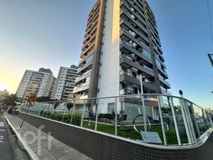 Image 17 - 893725