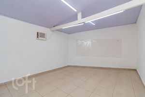 Image 23 - 893732
