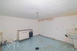 Image 29 - 893732