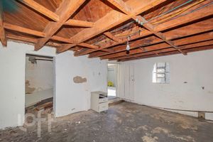Image 33 - 893732