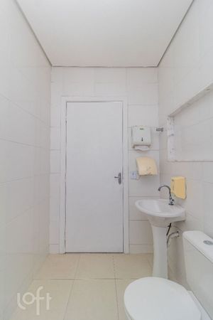Image 19 - 893732