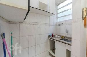 Image 8 - 893742