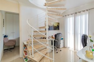 Image 15 - 893755