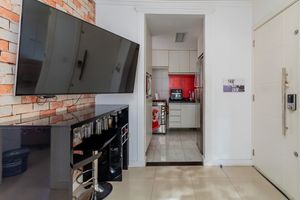 Image 19 - 893755