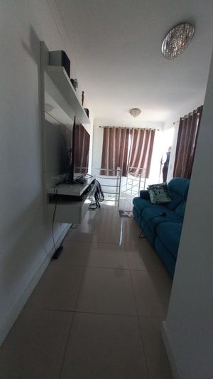 Image 7 - 893755