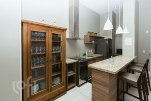 Image 71 - 893758