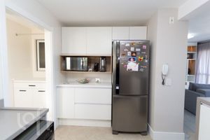 Image 11 - 893758