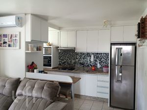 Image 13 - 893767