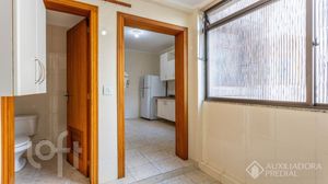 Image 17 - 893773