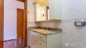 Image 31 - 893773