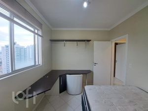 Image 11 - 893774