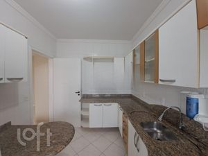 Image 10 - 893774