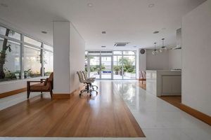 Image 18 - 893781