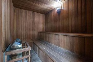 Image 22 - 893781
