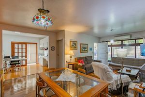 Image 11 - 893791
