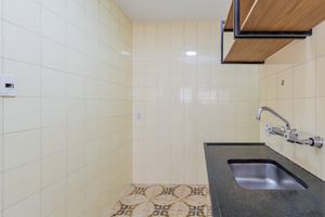 Image 18 - 893804