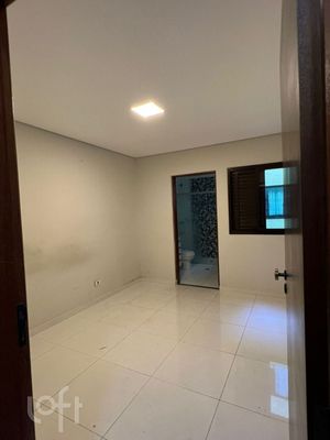 Image 3 - 893823