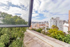 Image 10 - 893840