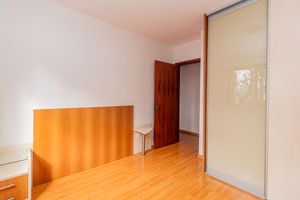 Image 19 - 893847