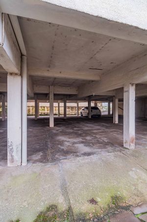 Image 17 - 893852