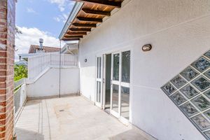 Image 26 - 893853