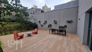 Image 33 - 893863