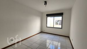Image 9 - 893865