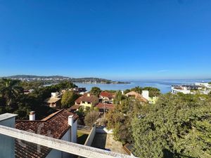 Image 8 - 893873