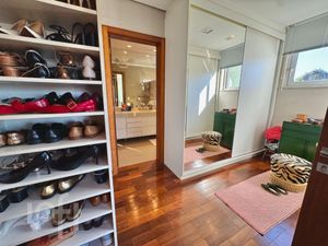 Image 18 - 893873