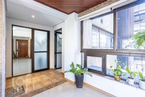 Image 33 - 893878