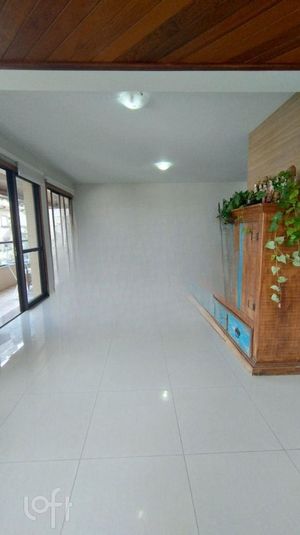 Image 22 - 893878