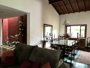 Image 18 - 893879