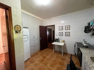 Image 16 - 893881