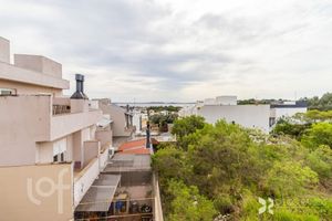 Image 8 - 893882