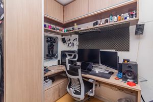 Image 9 - 893894
