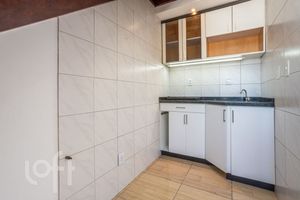 Image 6 - 893909