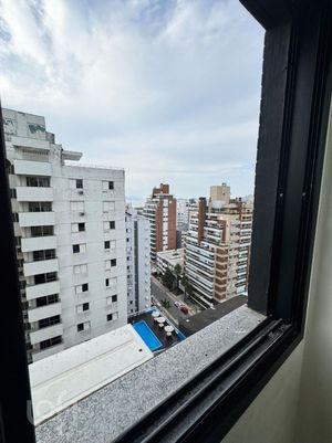 Image 21 - 893922