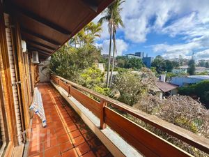 Image 22 - 893924