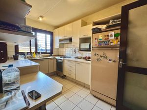 Image 9 - 893924