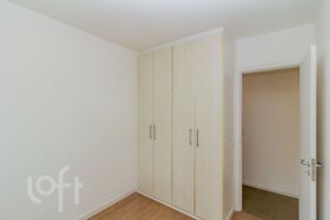 Image 13 - 893940