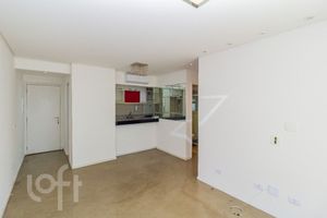 Image 3 - 893940