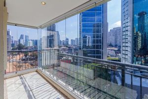 Image 8 - 893940