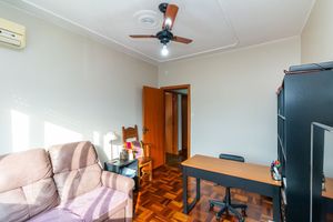 Image 12 - 893941
