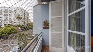 Image 27 - 893941