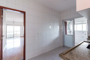 Image 27 - 893961